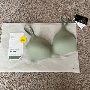 Knix Wingwoman bra in Eucalyptus size 1